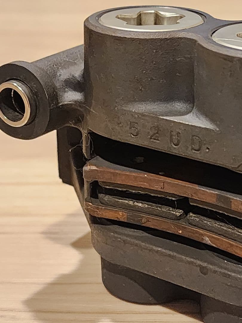 ヤマハ YZF-R1 5vy 2004 フロントキャリパー 108mm 動作OK