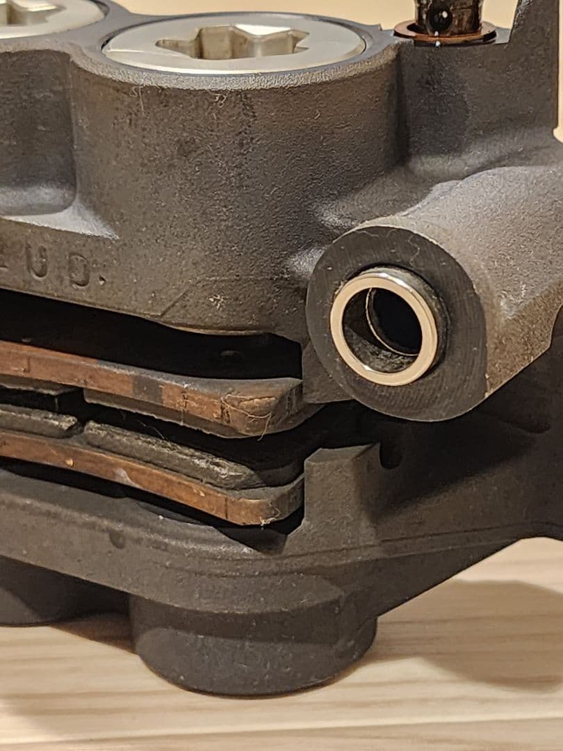 ヤマハ YZF-R1 5vy 2004 フロントキャリパー 108mm 動作OK