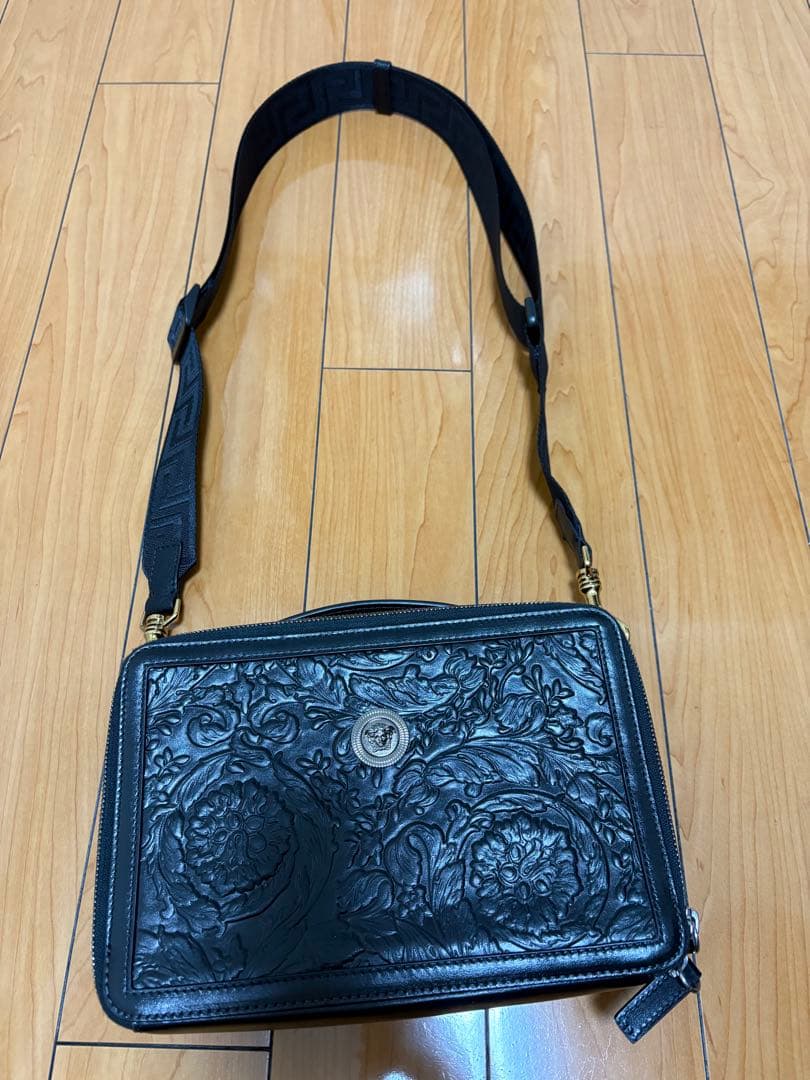 VERSACE メデューサ ビギーバロッコメッセンジャーバック