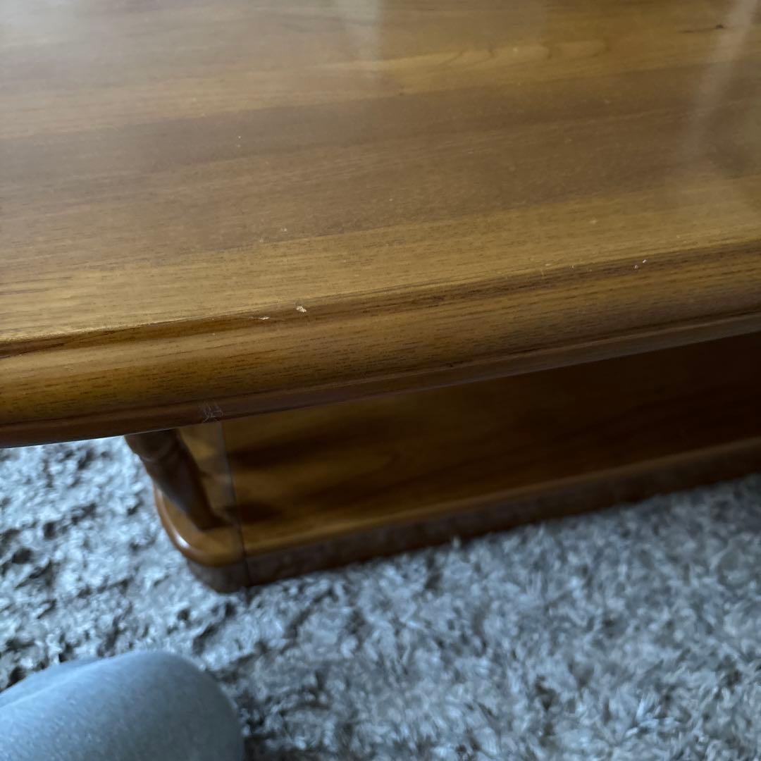 値下げしています！木製楕円形リビングローテーブル 下部棚付き