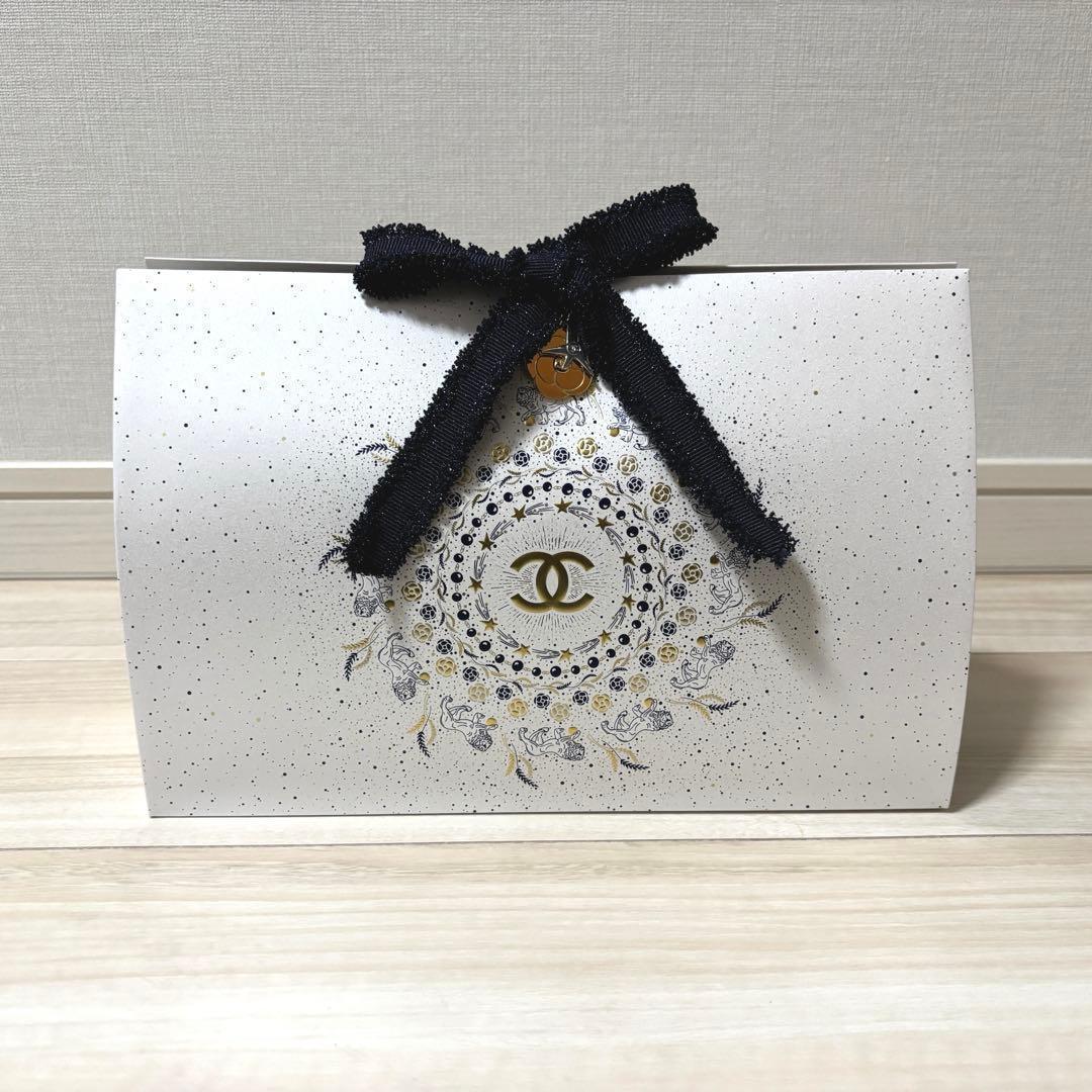 【限定ギフトボックス付】シャネル ホリデー 2025 オンライン完売品 ポーチ