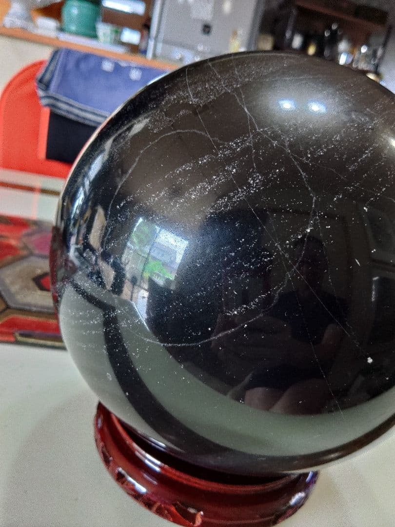 ブラックストーン　自然石　まん丸石　かわいい黒石　漆黒の岩石　ピカピカ黒丸石