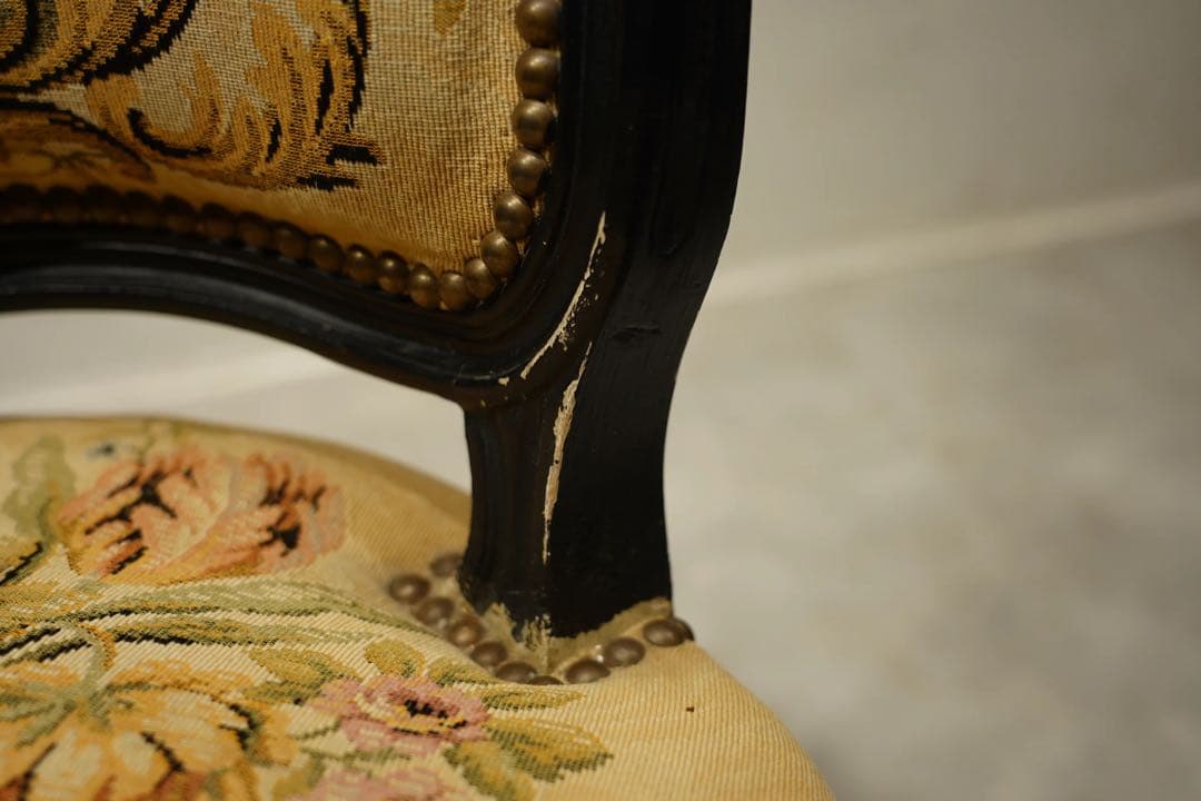 ルイ15世様式　フランス　アンティーク　ロココ　バロック　プチポワン　刺繍