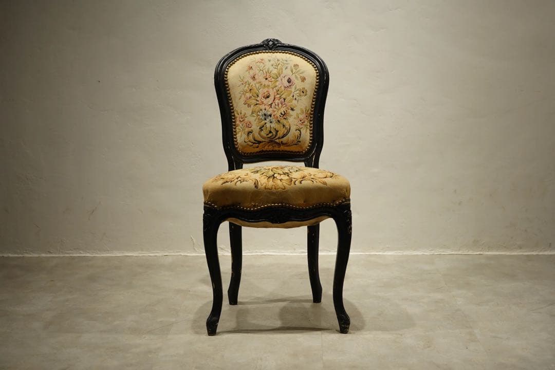 ルイ15世様式　フランス　アンティーク　ロココ　バロック　プチポワン　刺繍