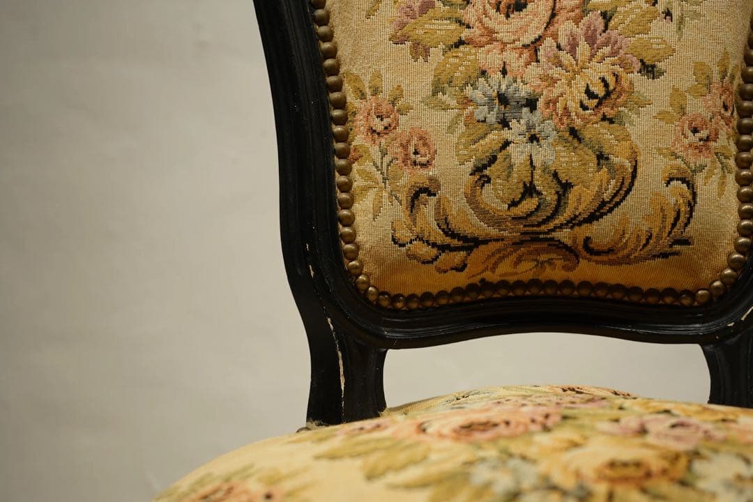 ルイ15世様式　フランス　アンティーク　ロココ　バロック　プチポワン　刺繍