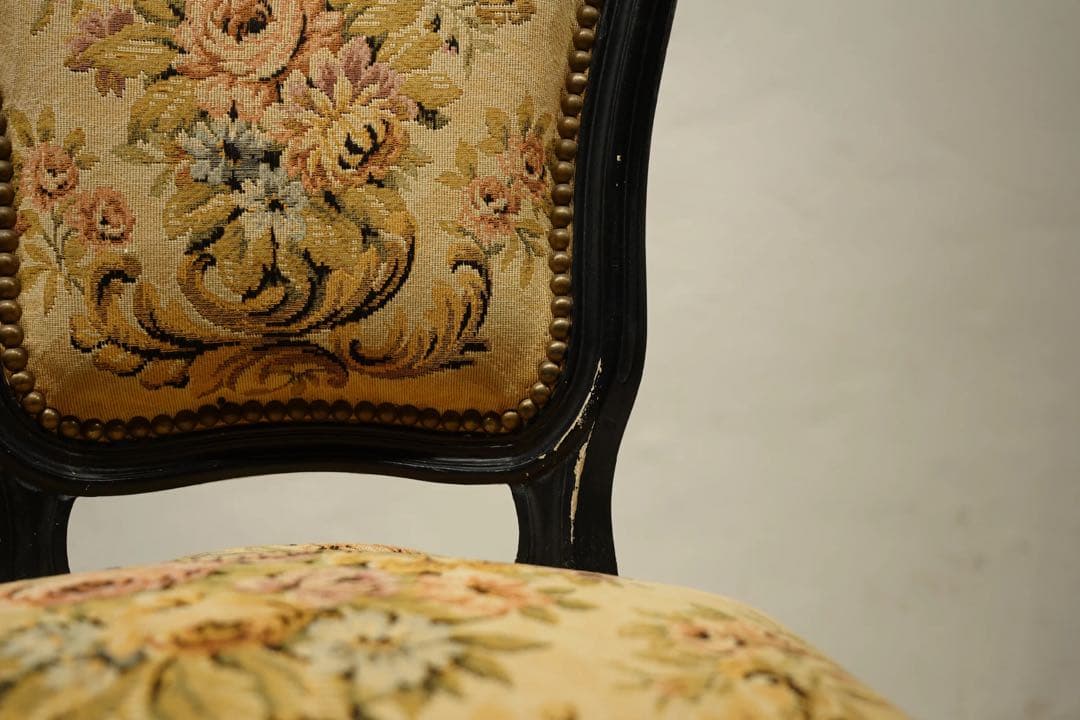 ルイ15世様式　フランス　アンティーク　ロココ　バロック　プチポワン　刺繍