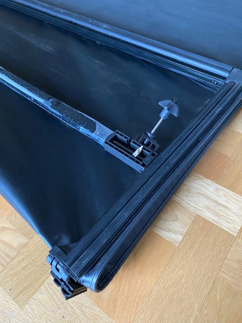 まさよしハイラックス　トノカバー　GUN125 三つ折り