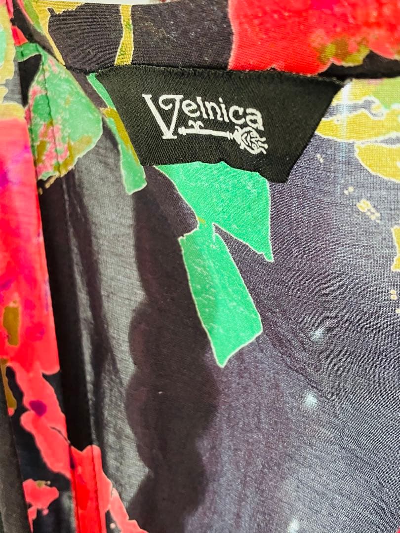 Velnica 薔薇柄　ワンピース