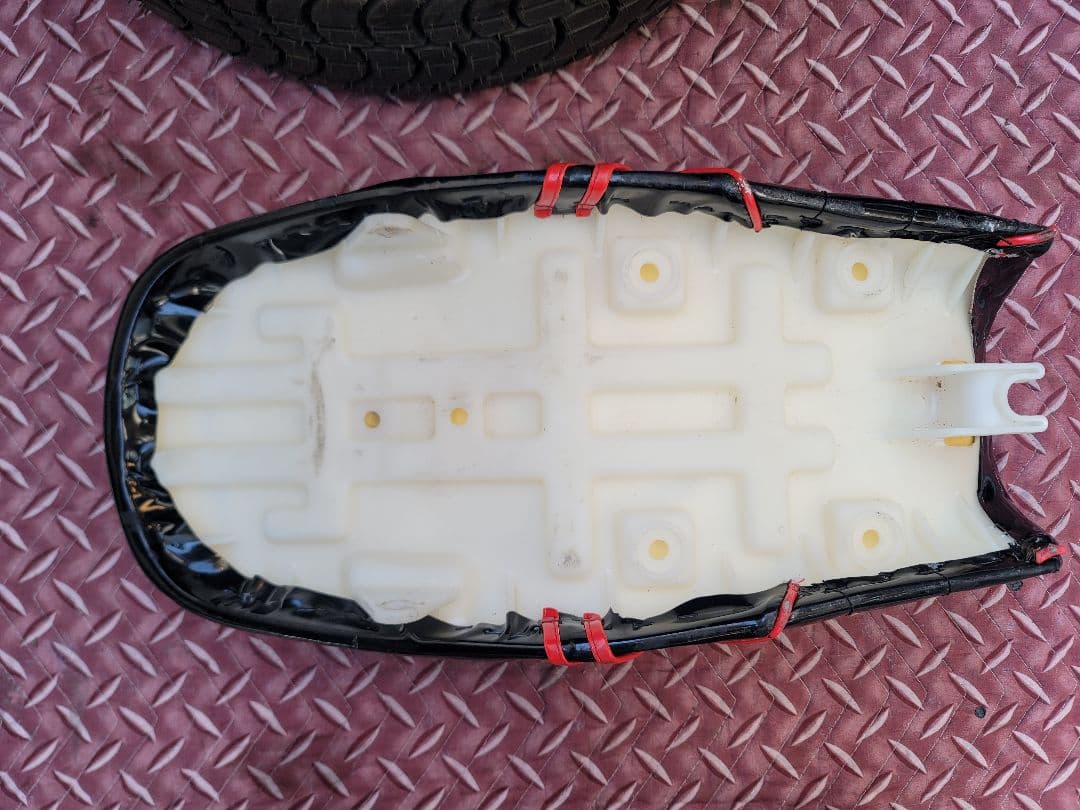 ホンダ エイプ50 タックロール　エナメルシート APE100 AC16 完成品