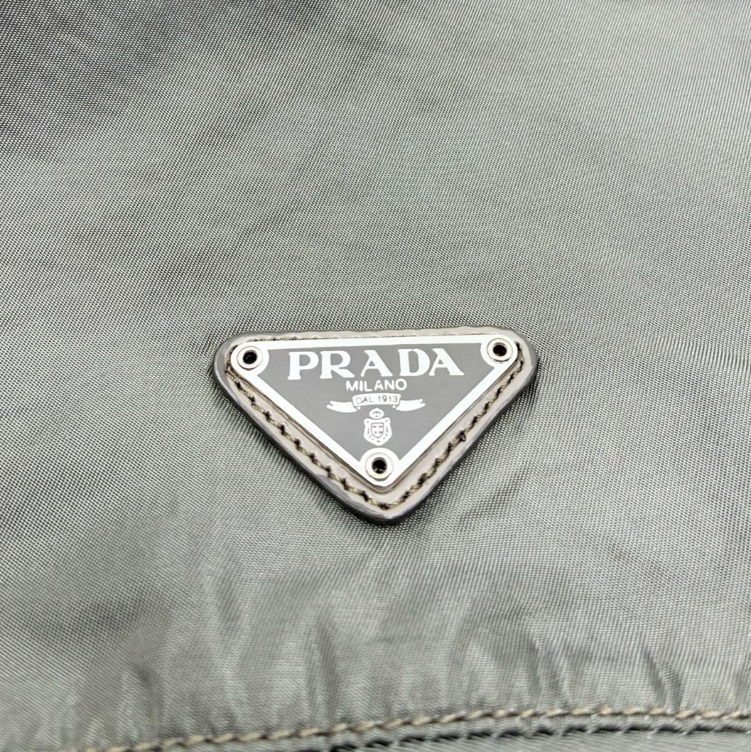 PRADA プラダ 巾着ポーチ カーキ A1362A2