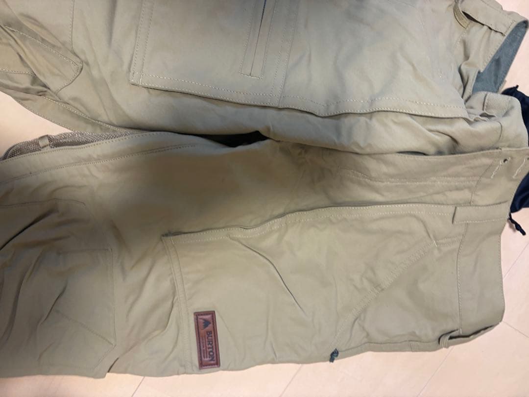 T*I様 BURTON 迷彩ジャケットとスノーボードウェア、ゴーグル、グローブ4