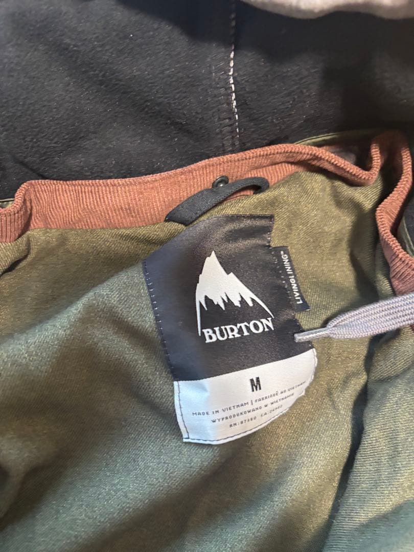 T*I様 BURTON 迷彩ジャケットとスノーボードウェア、ゴーグル、グローブ4