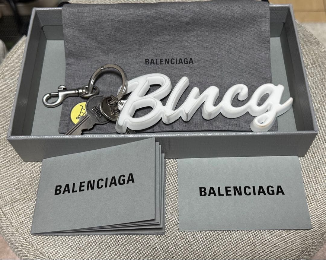BALENCIAGA バレンシアガ　ロゴチャーム