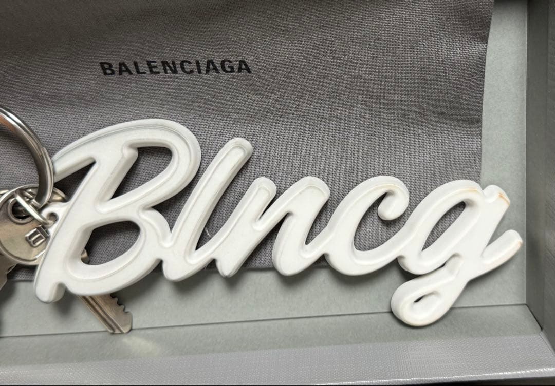BALENCIAGA バレンシアガ　ロゴチャーム