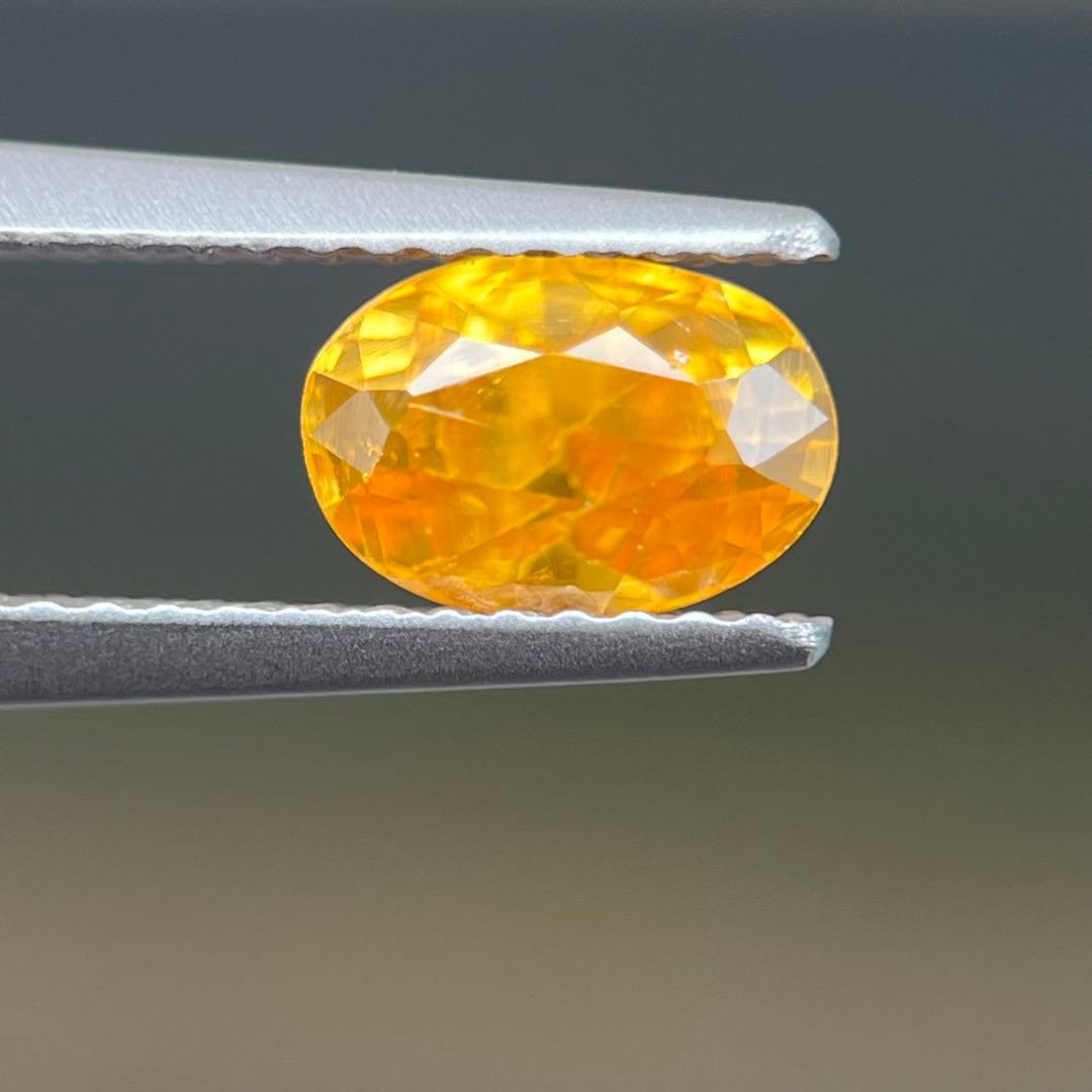 スリランカ産非加熱天然ジルコンルース