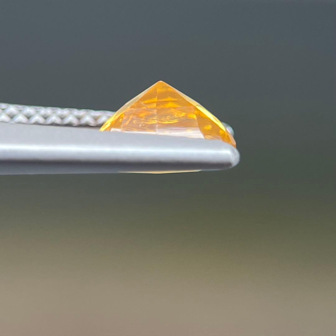 スリランカ産非加熱天然ジルコンルース