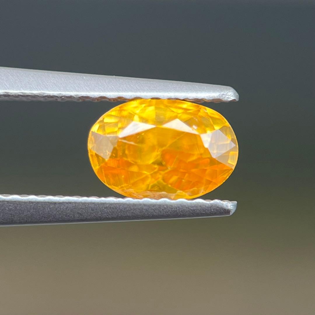 スリランカ産非加熱天然ジルコンルース