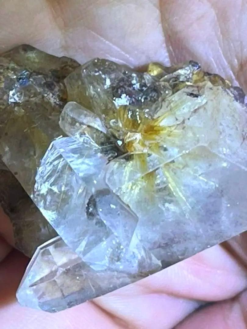 ルチルクォーツ　原石　天然石　ガーデン　クラスター　六角柱　ポイント