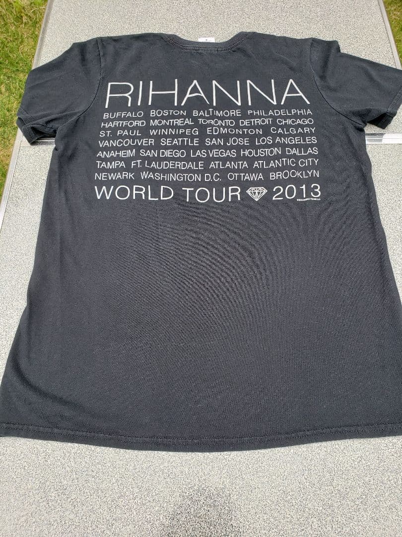 K*2様 RIHANNA　ワールドツアー　Tシャツ　2013 リアーナ　古着　レ