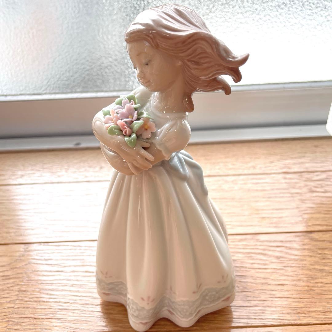 LLADRO Utopia さわやかな風 陶器