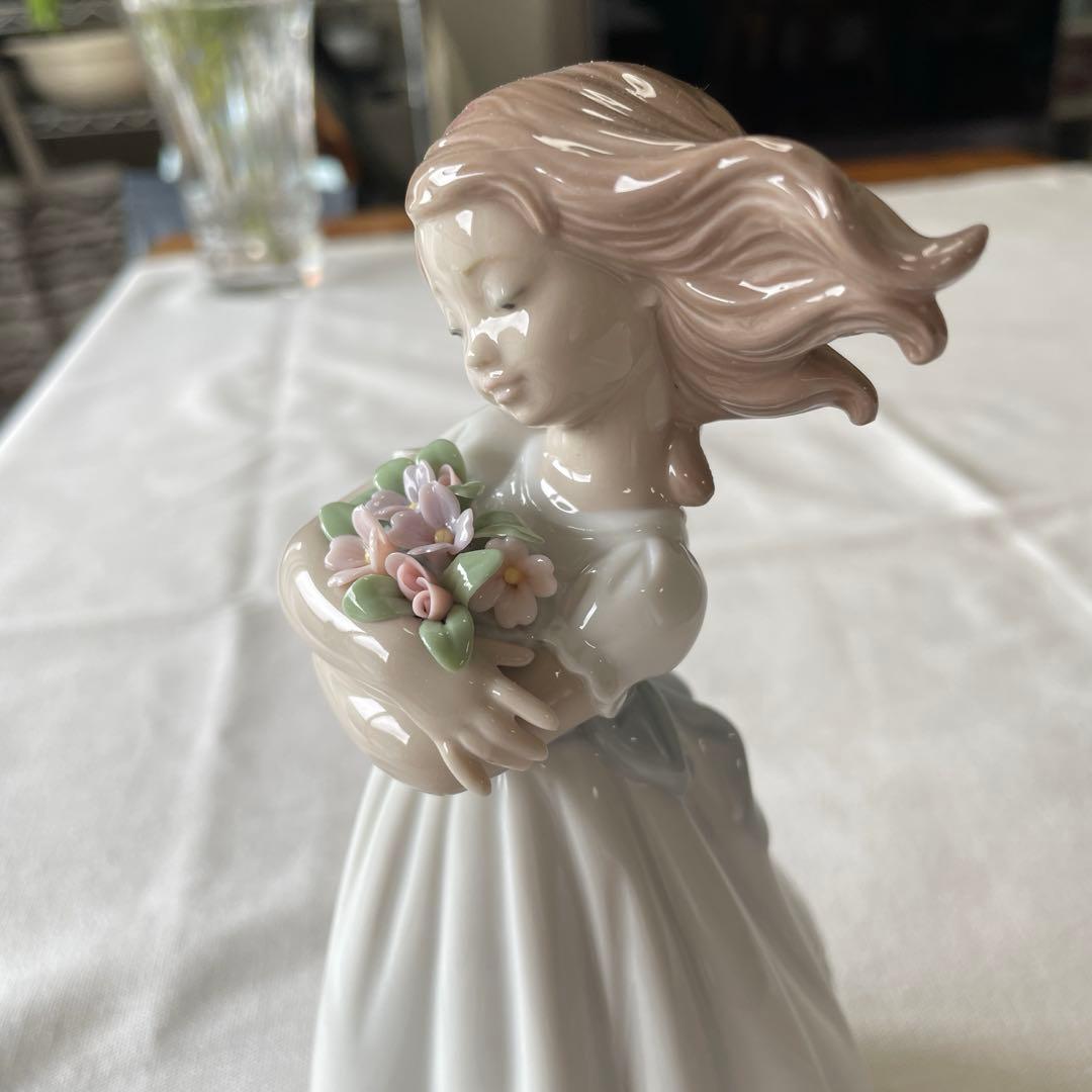 LLADRO Utopia さわやかな風 陶器