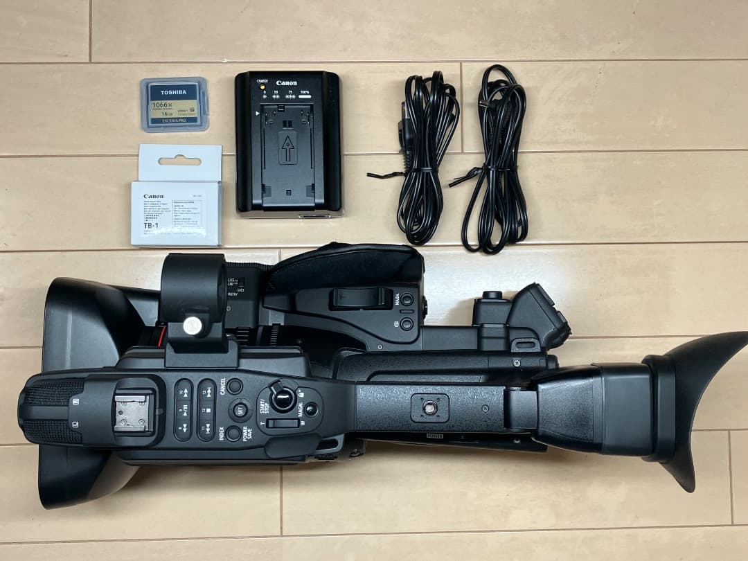 Canon 業務用ビデオカメラ XF305 (バッテリ・CFカード付、即収録可)