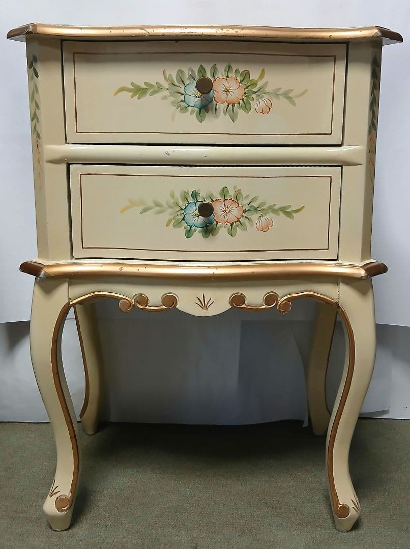 アンティーク猫脚花柄デザインのクリーム色キャビネット　サイドテーブル