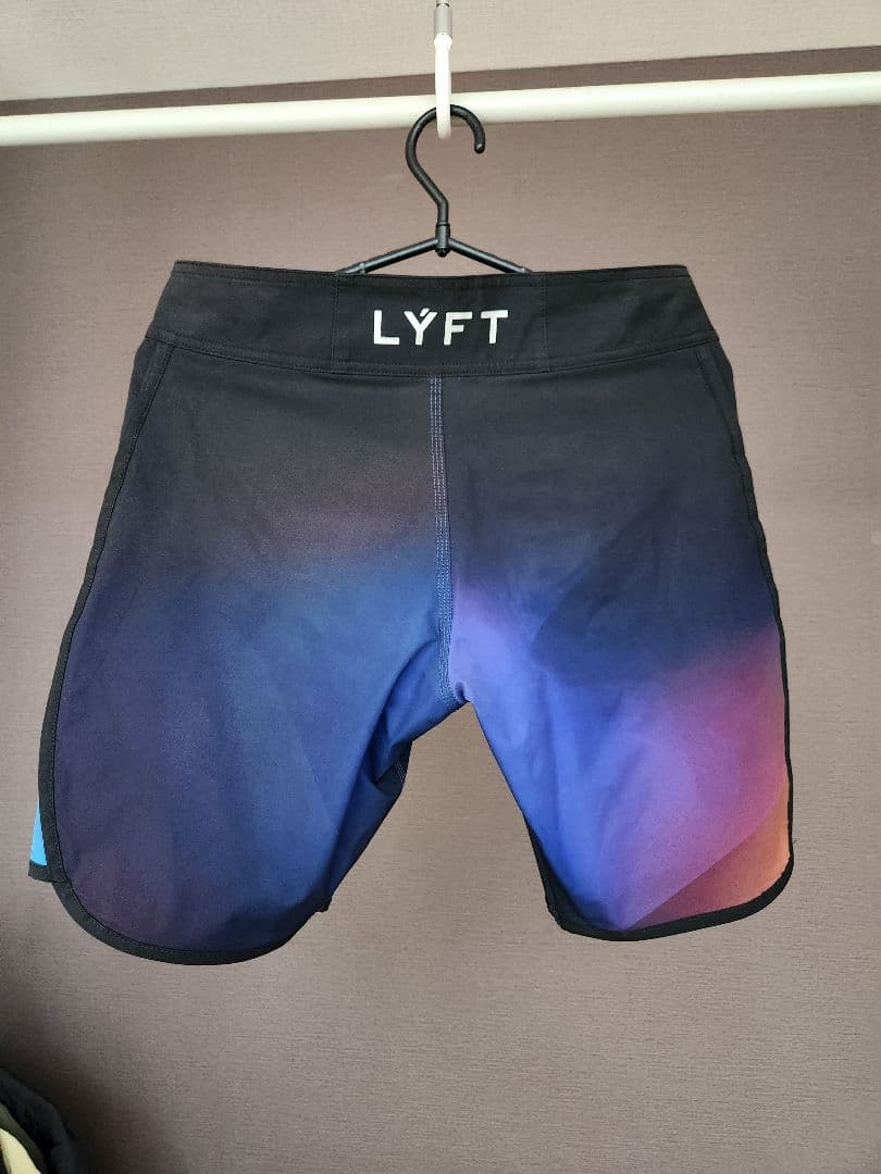 ⭐︎【ます】⭐︎ LYFT リフト　サーフパンツ　XS　即発送します！
