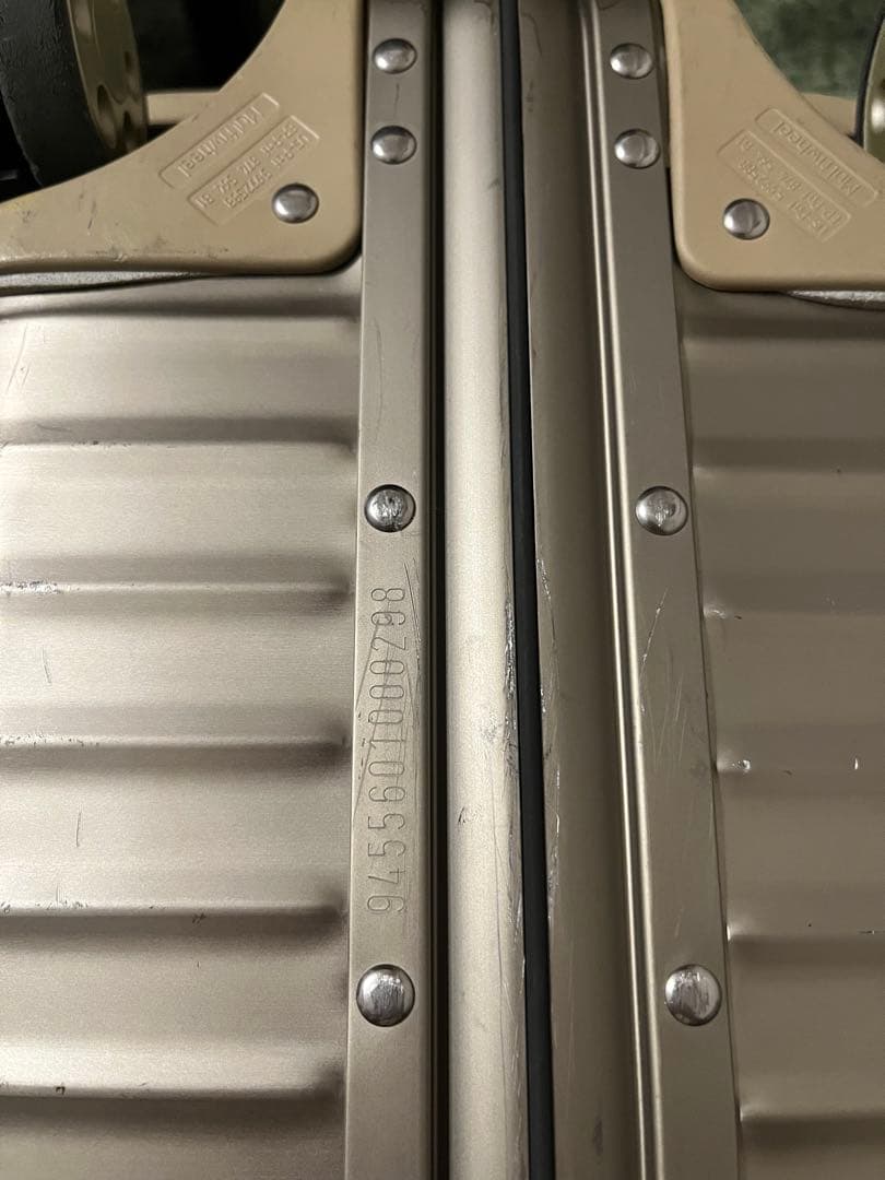 リモワ トパーズ チタニウム 48L シャンパンゴールド