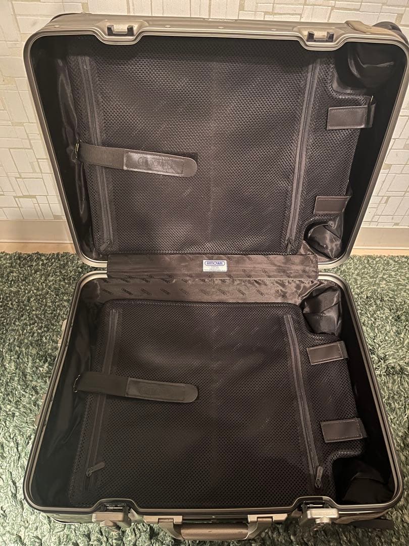 リモワ トパーズ チタニウム 48L シャンパンゴールド