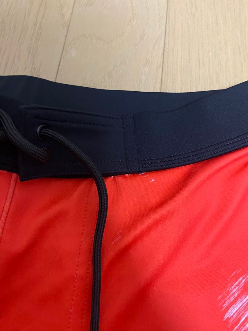 水着・ラッシュガード t.watanabe