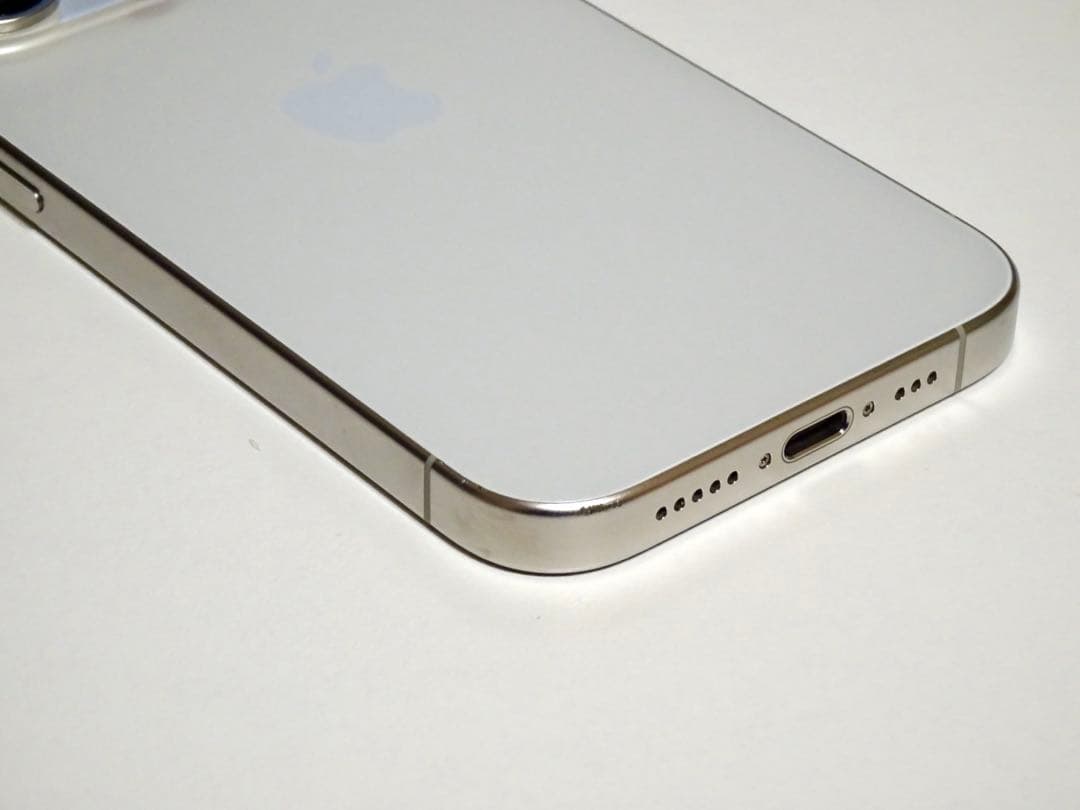 iPhone15 Pro 128GB ホワイトチタニウム【国内版 SIMフリー】