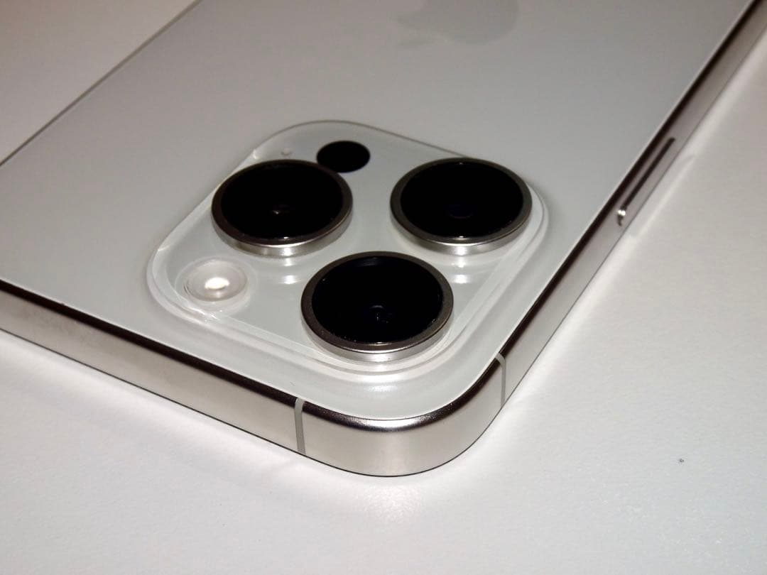 iPhone15 Pro 128GB ホワイトチタニウム【国内版 SIMフリー】