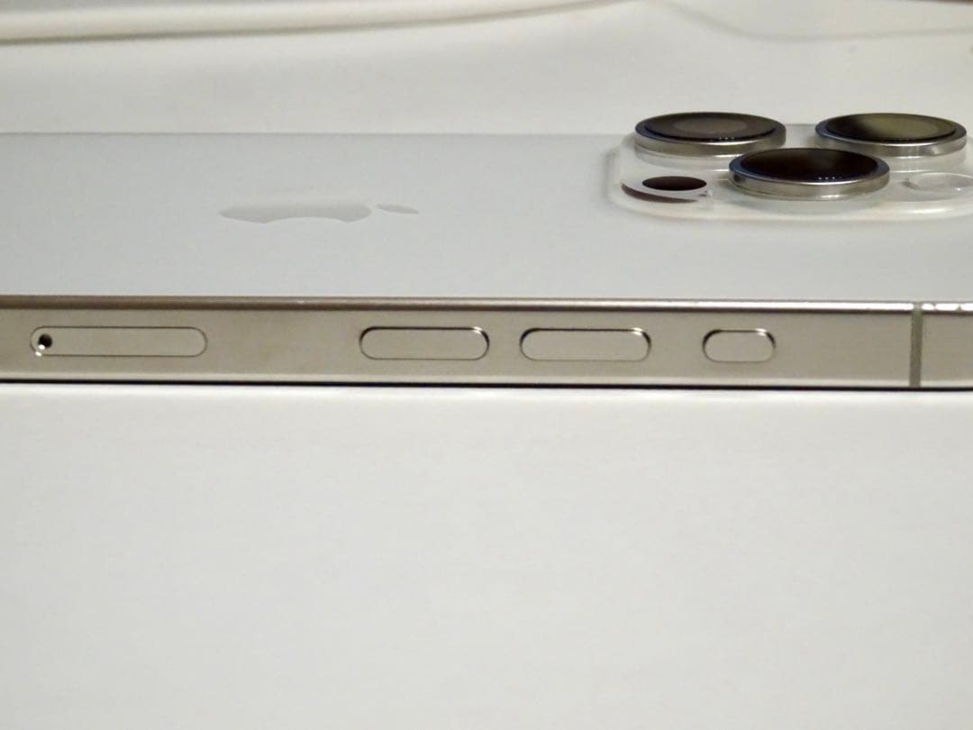 iPhone15 Pro 128GB ホワイトチタニウム【国内版 SIMフリー】