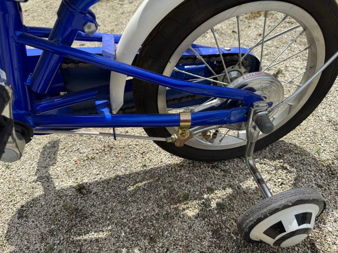 トミカ 幼児用自転車 青 前カゴ付き ヘルメット付き 1月まで