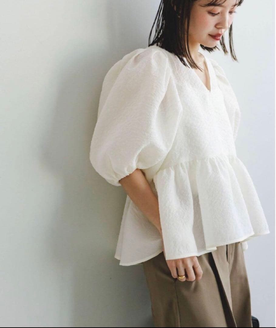 【タグ付】NOBLE シアーノイズジャガードブラウス　ホワイト