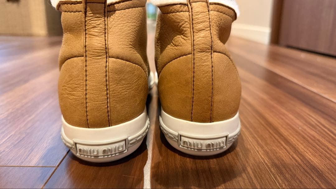 最終値下げ！ miu miu ベージュ ハイカットスニーカー