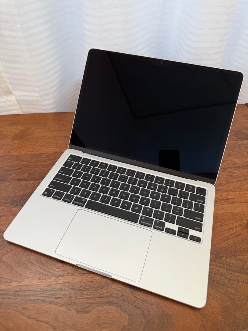 Apple MacBook Air M2 2022 8GB 13.6インチ