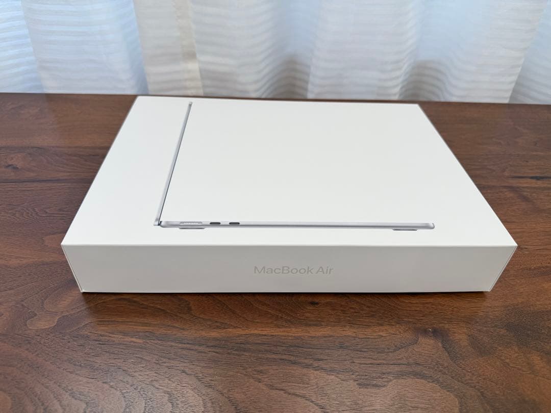 Apple MacBook Air M2 2022 8GB 13.6インチ
