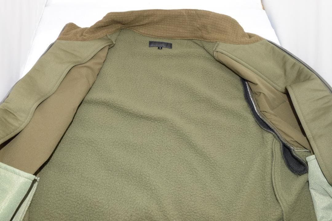 新品☆ダンスウィズドラゴン ドライ&フリーモーションキルトベスト☆カーキ☆XL②