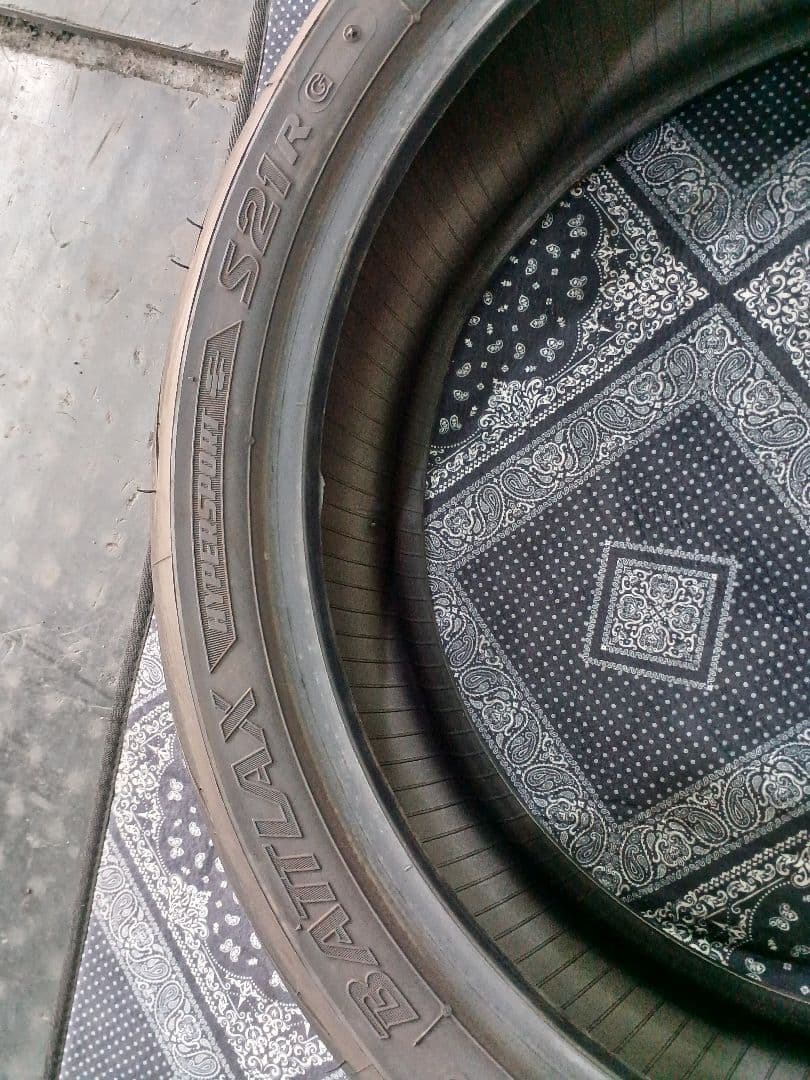 ブリジストンバトラックスS21 180/55ZR17まだまだつかえる！