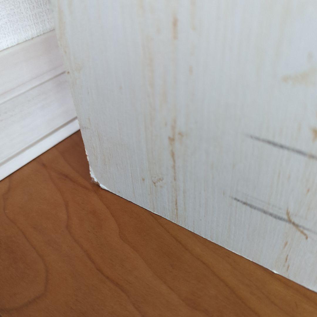 ホワイト木製キャビネット ガラス扉付き