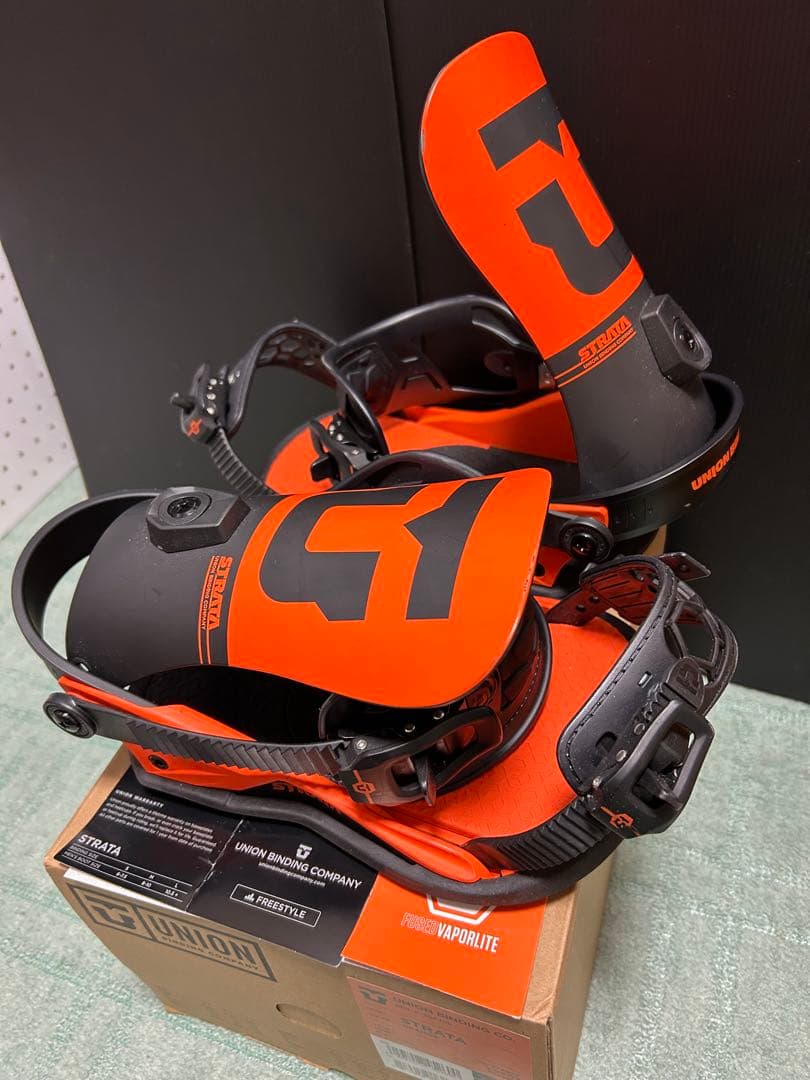 美品 箱付きUNION STRATA ビンディング Mサイズ オレンジ/ブラック