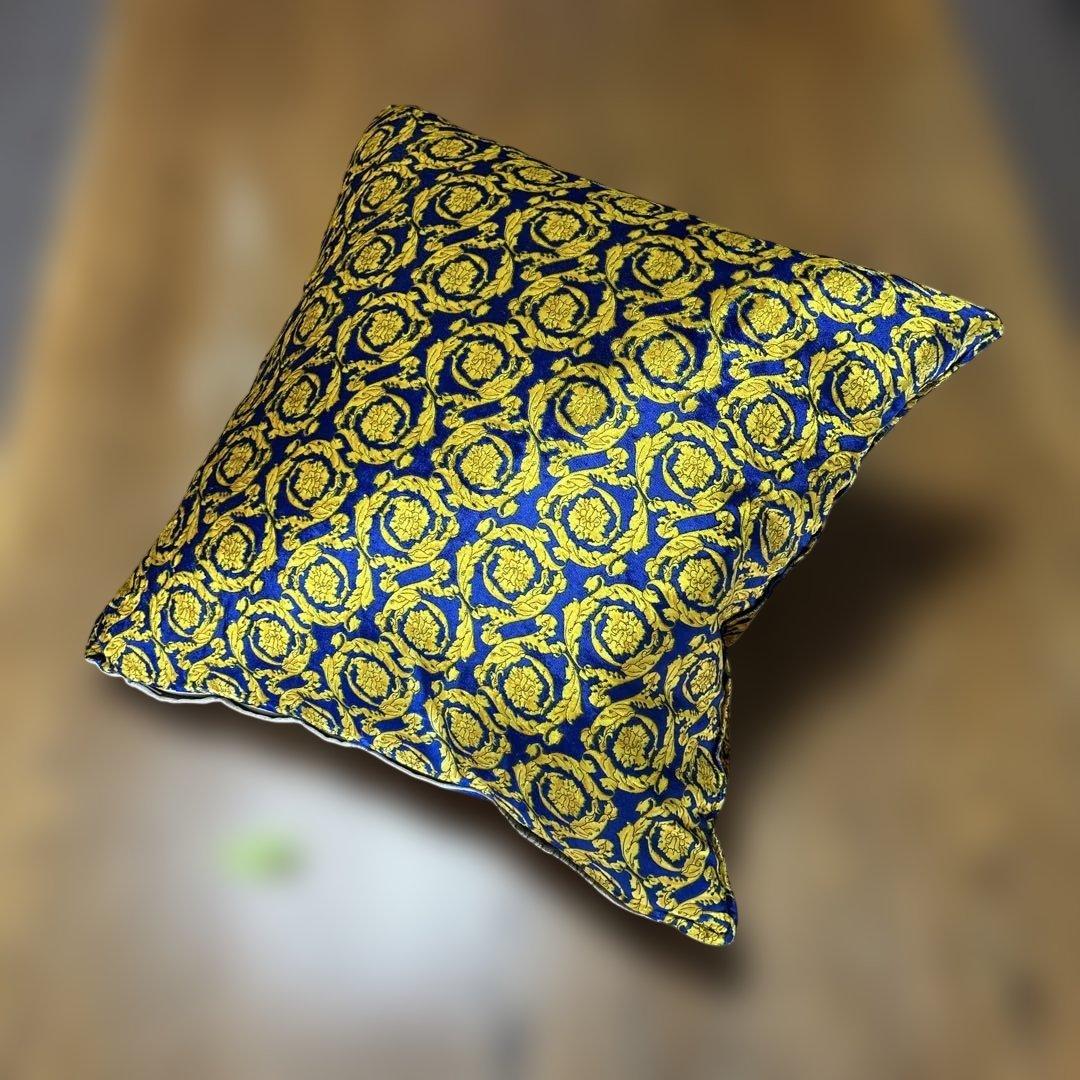 美品）Gianni Versace ビンテージ クッション バロッコ プラス①