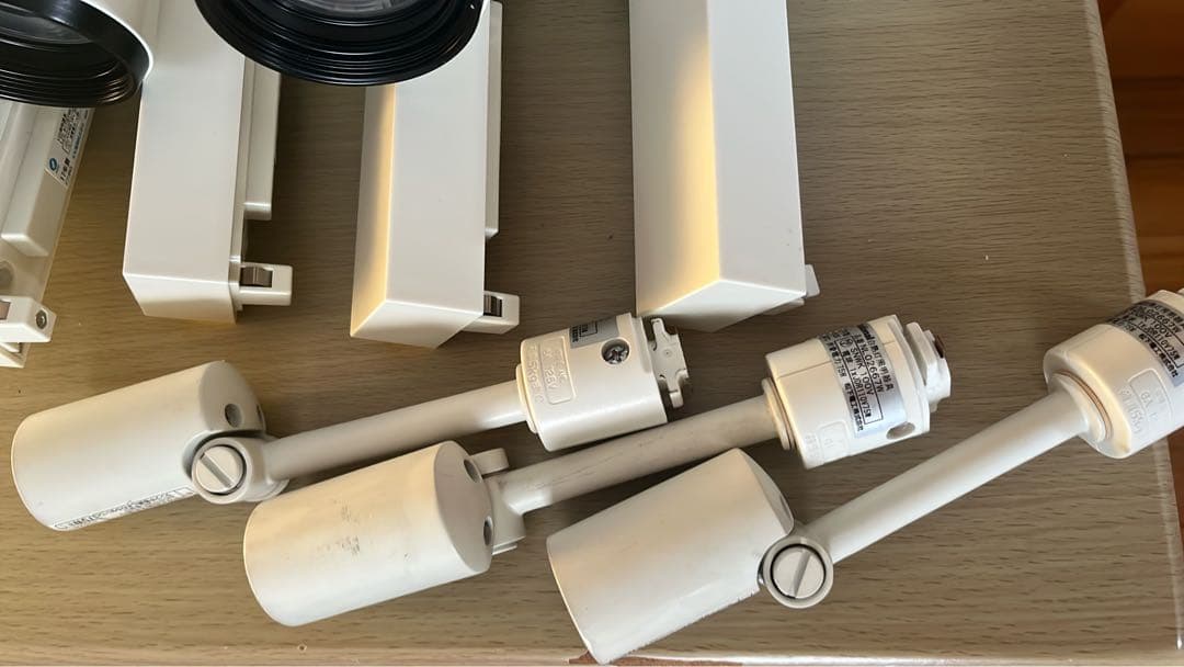 大光 レール　照明　LED スポットライト １７年　ホワイト 12個セット