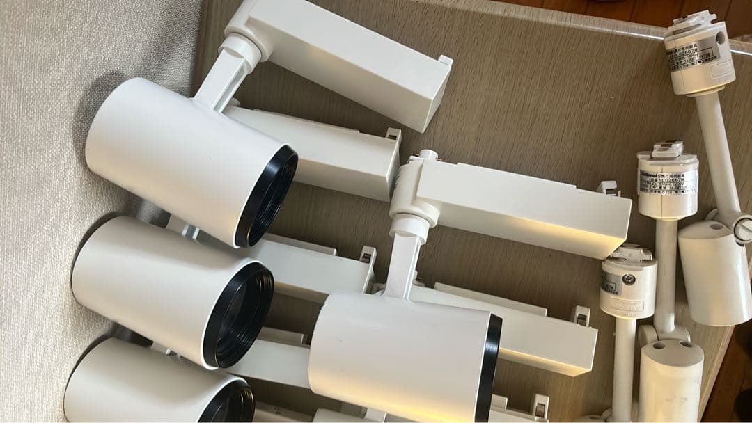 大光 レール　照明　LED スポットライト １７年　ホワイト 12個セット