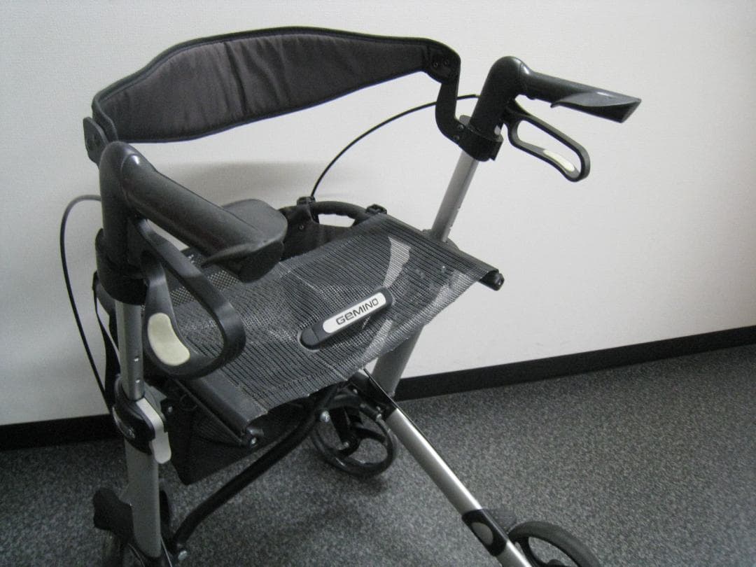ハンディウォークＬ　GEMINO 30 歩行器 歩行車 パラマウントベッド ②