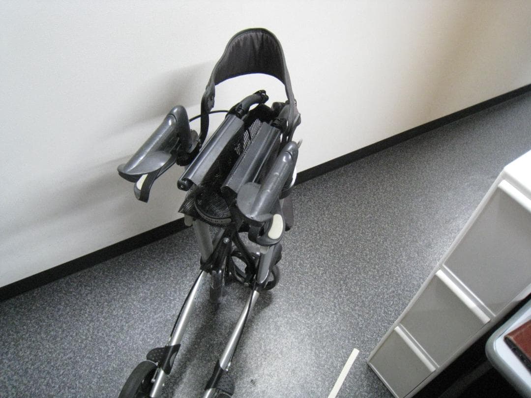 ハンディウォークＬ　GEMINO 30 歩行器 歩行車 パラマウントベッド ②