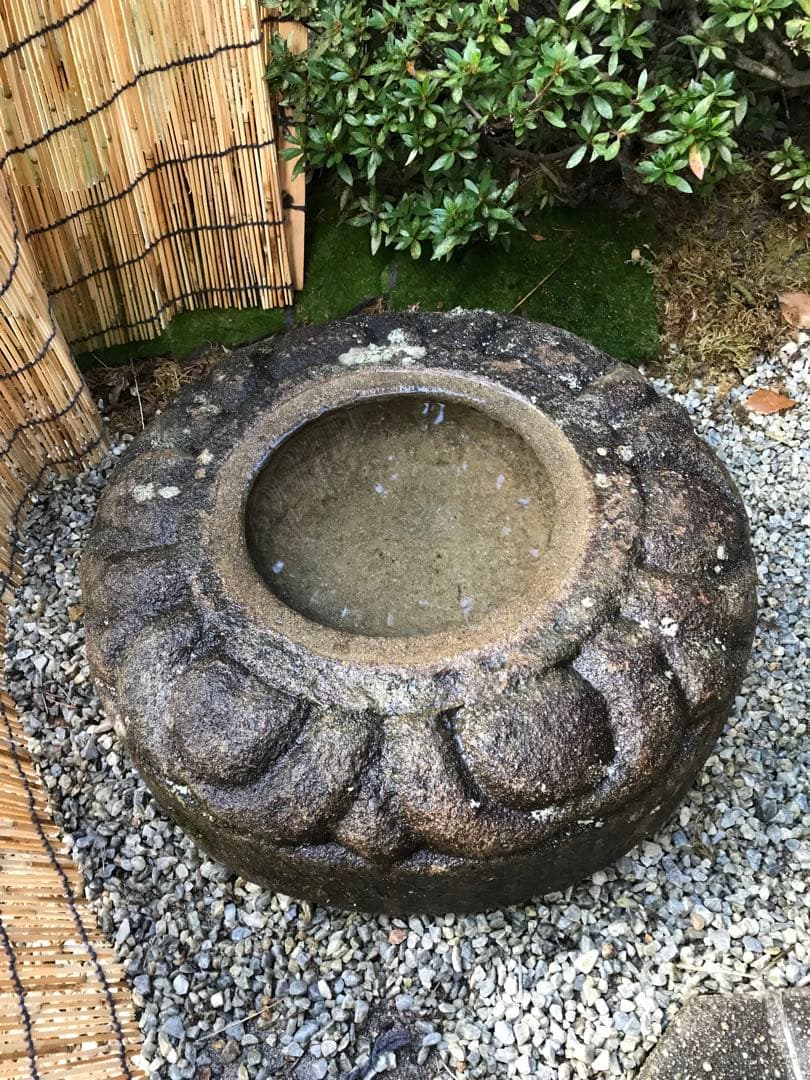 【丸型水鉢・蹲・手洗い鉢】庭石・置物・オブジェ・ガーデニング・バードバス・石鉢