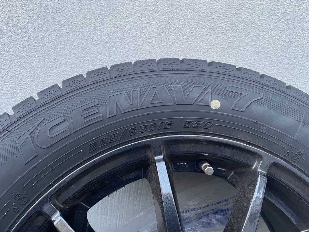 【送料込み】スタッドレスタイヤ グッドイヤー　アイスナビ7